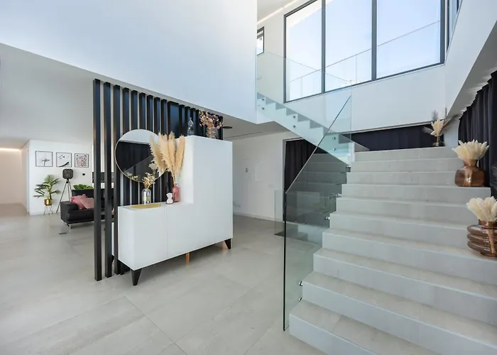 Dominica * Albufeira